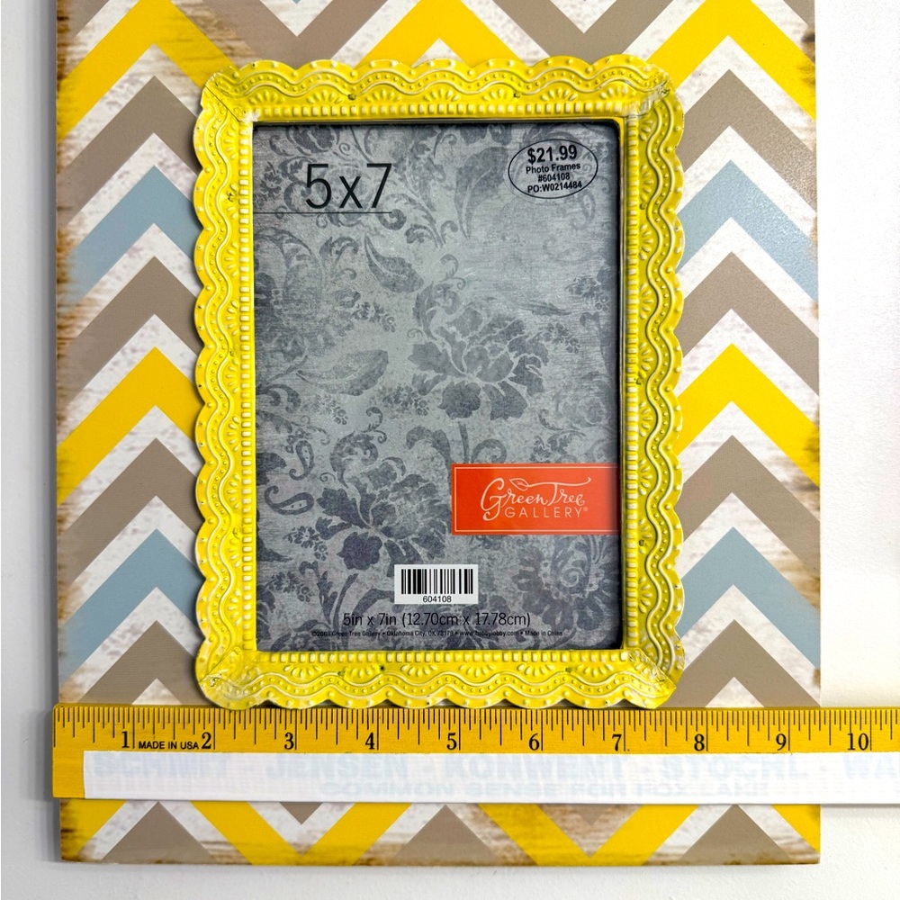 Chevron Pattern 5x7 Picture Frame - Picture 4 of 4